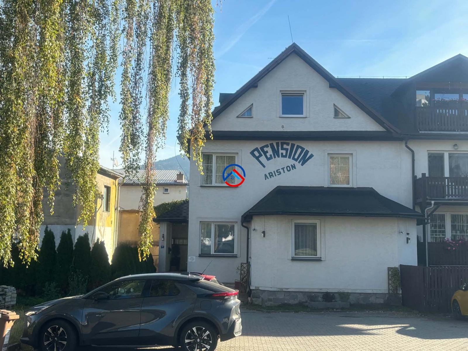 Novostavby Ústín